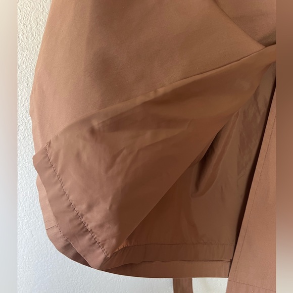 London Fog Maincoats Trench Coat. Tan, Size 10 Petite. Very Good Condition - Picture 7 of 12